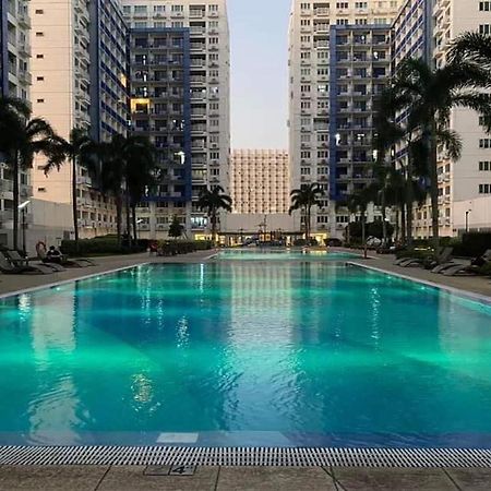 Madison'S Place At Sea Moa Manila Exterior photo