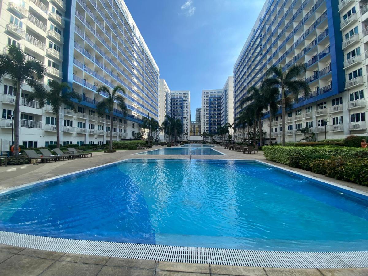 Madison'S Place At Sea Moa Manila Exterior photo