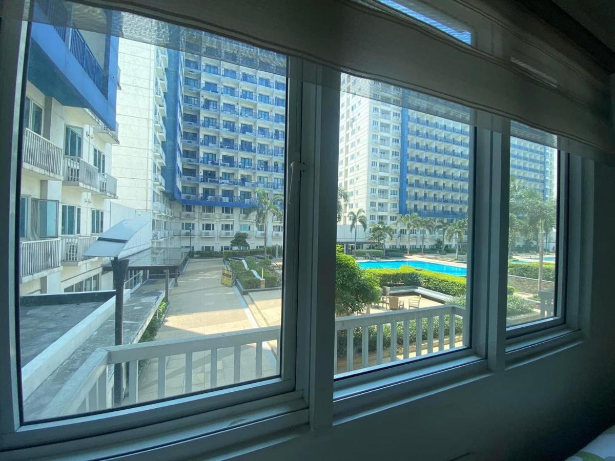 Madison'S Place At Sea Moa Manila Exterior photo