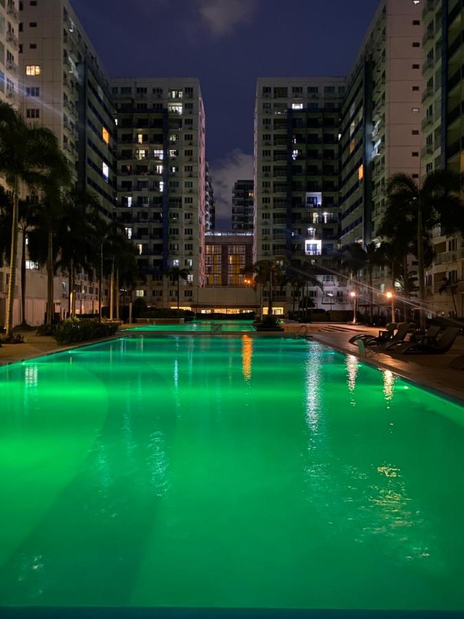 Madison'S Place At Sea Moa Manila Exterior photo