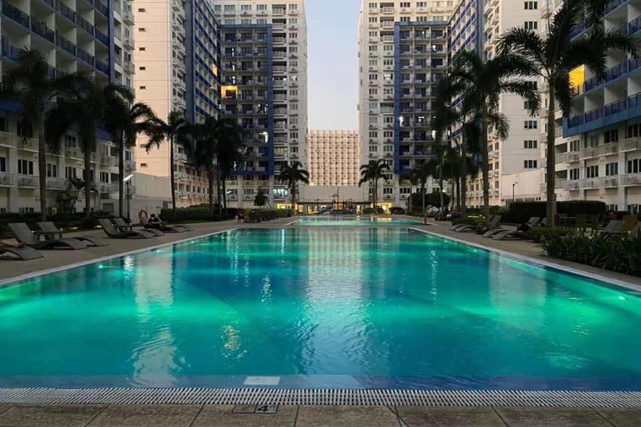Madison'S Place At Sea Moa Manila Exterior photo